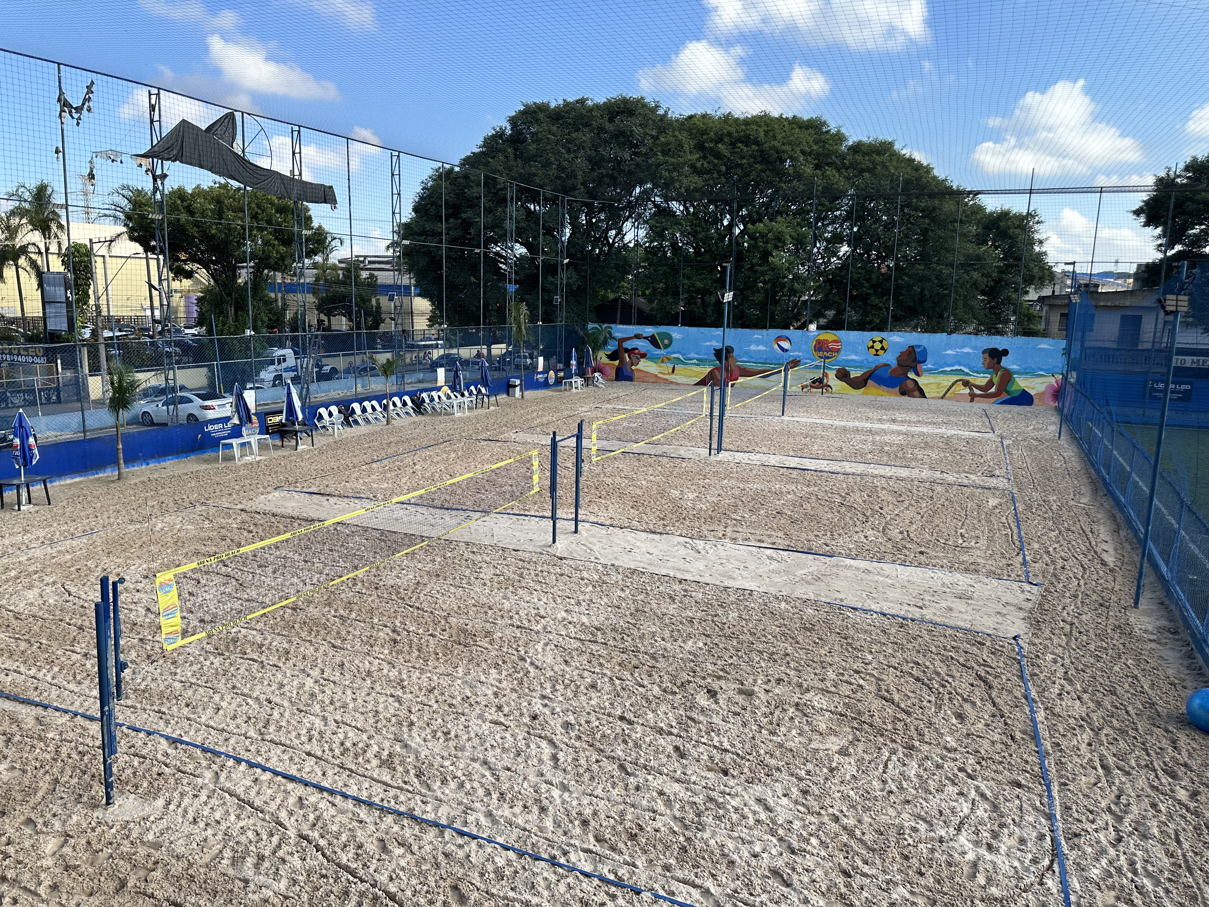 Quadras de futvôlei
